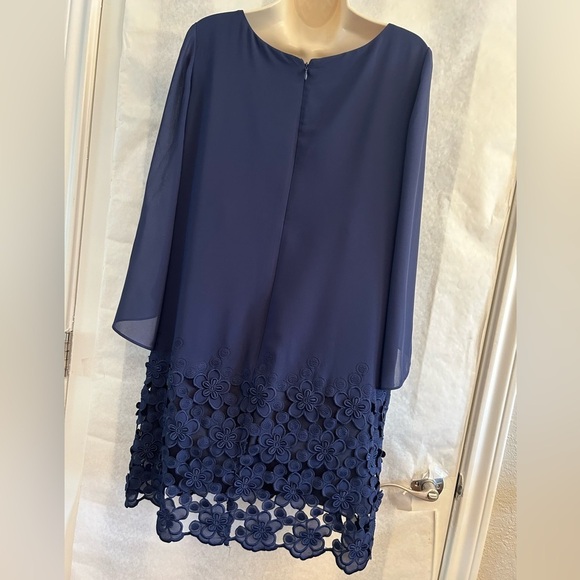 Tahari Arthur Levine dress smart casual chic Navy chiffon shift dress Sz-8P. E19 - Picture 3 of 8